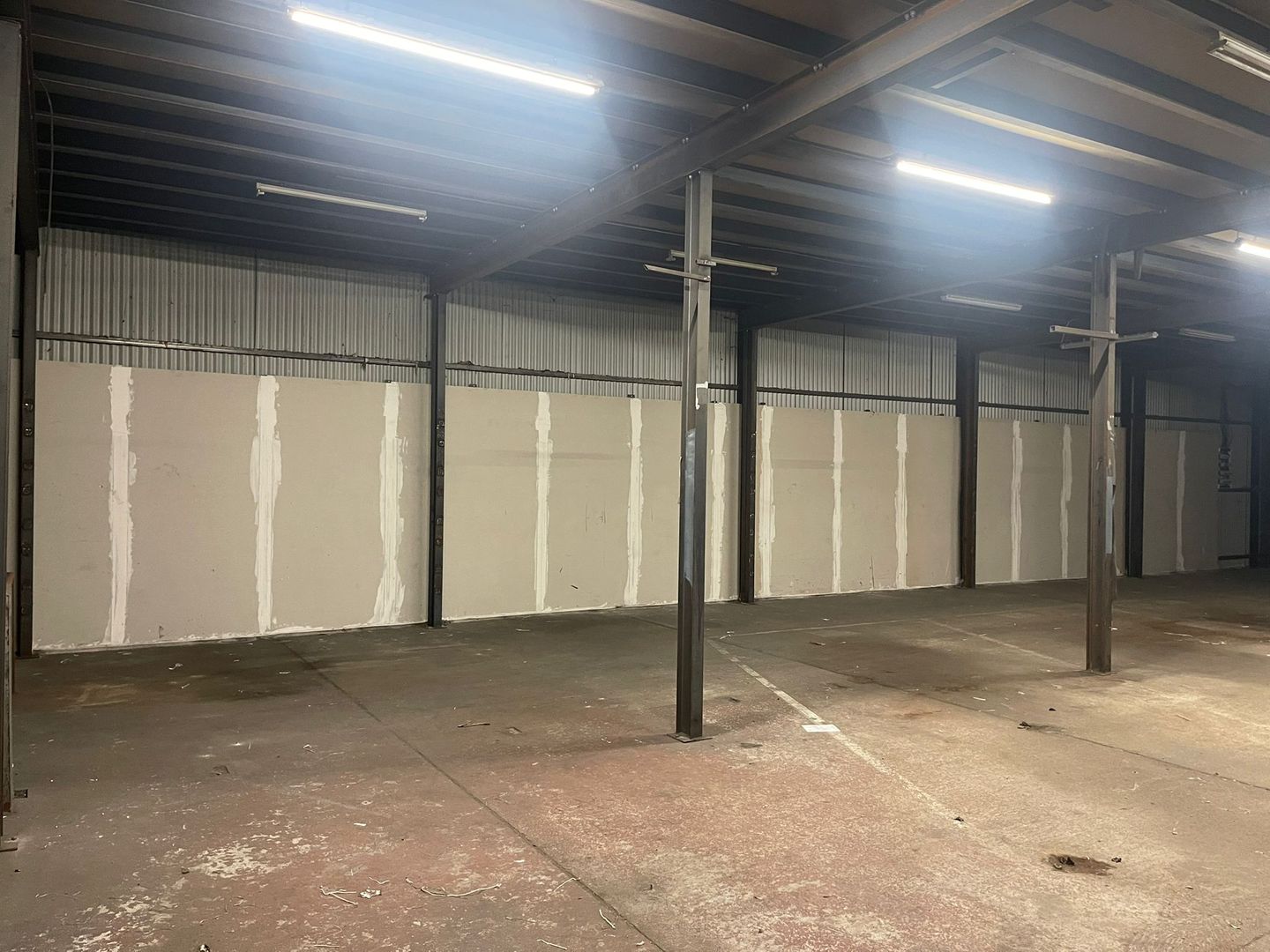 entrepôt de 240m², Aubervilliers (Seine-Saint-Denis)