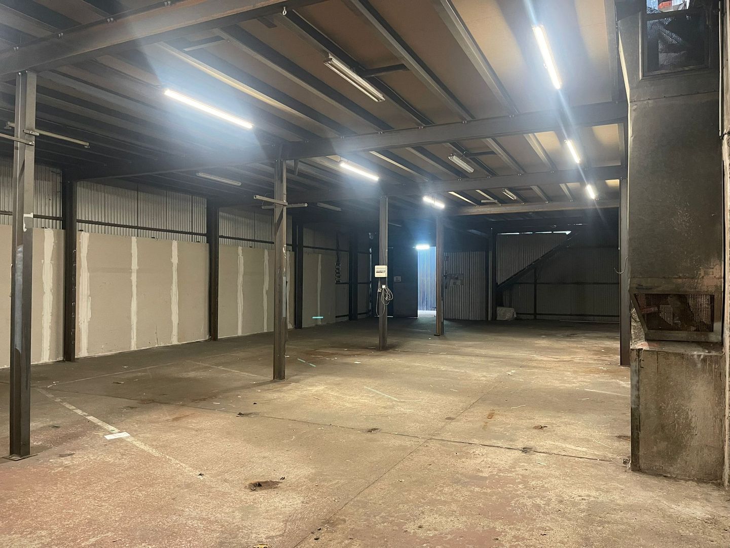 entrepôt de 240m², Aubervilliers (Seine-Saint-Denis)