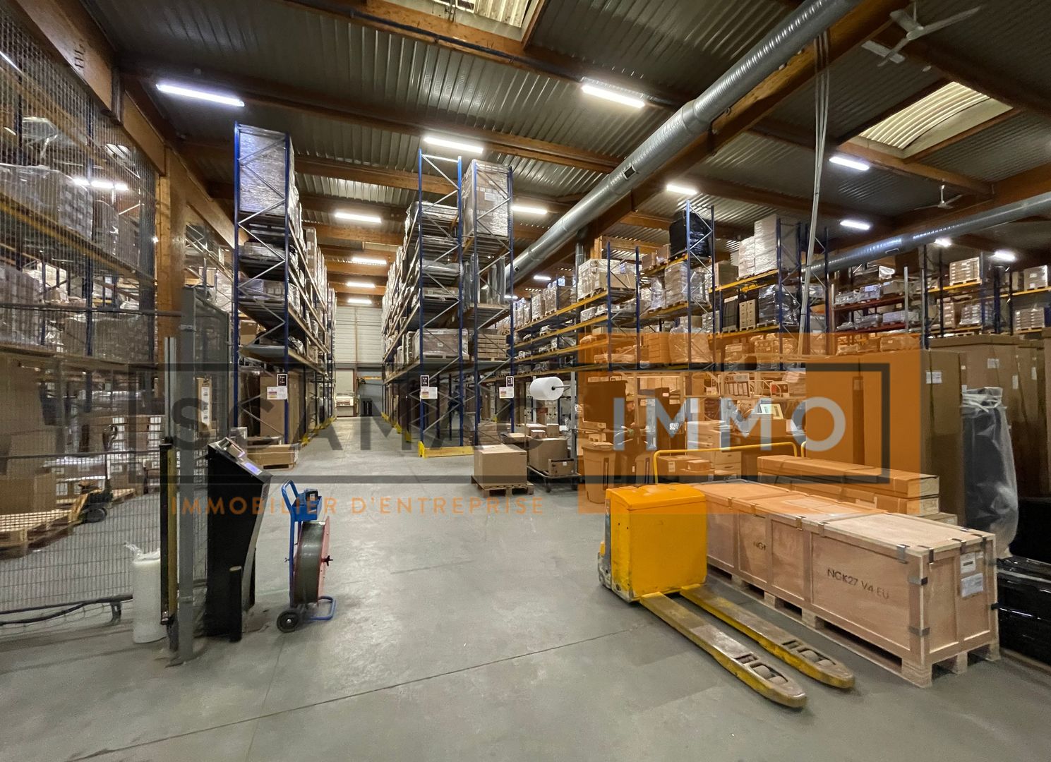 local d'activités de 4&nbsp;638m², Saint-Thibault-des-Vignes (Seine-et-Marne)