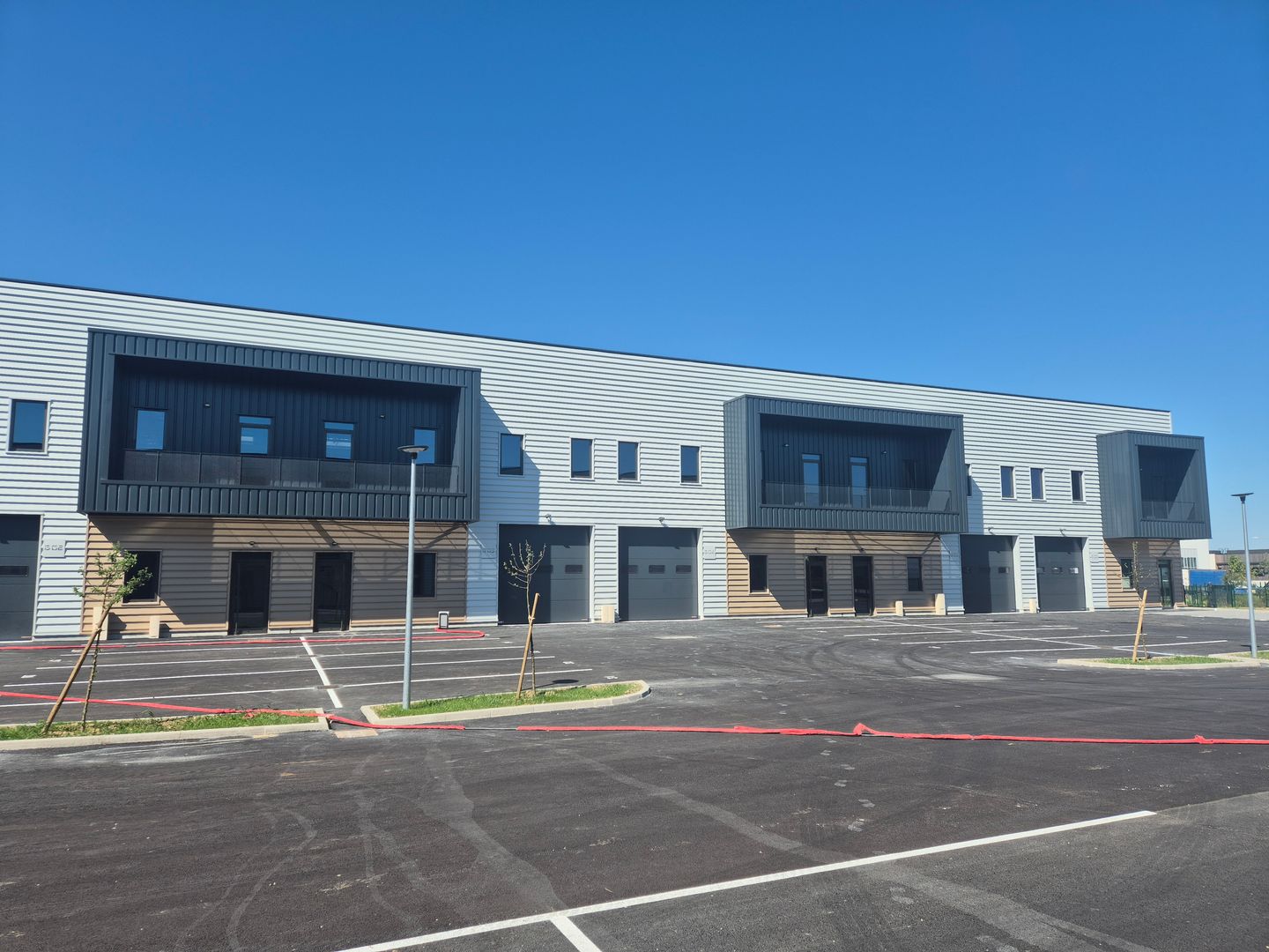local d'activités de 1 661m², Longperrier (Seine-et-Marne)
