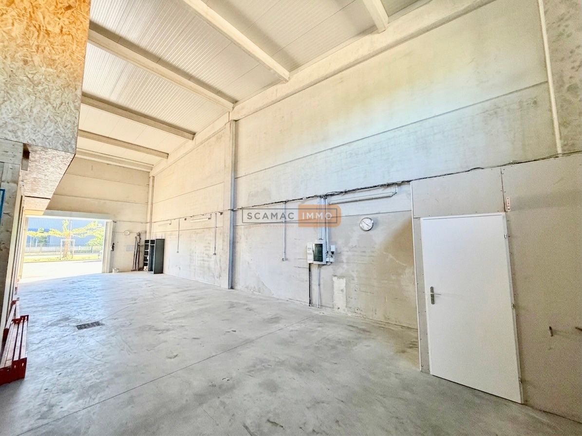 entrepôt de 120m², Le Muy (Var)