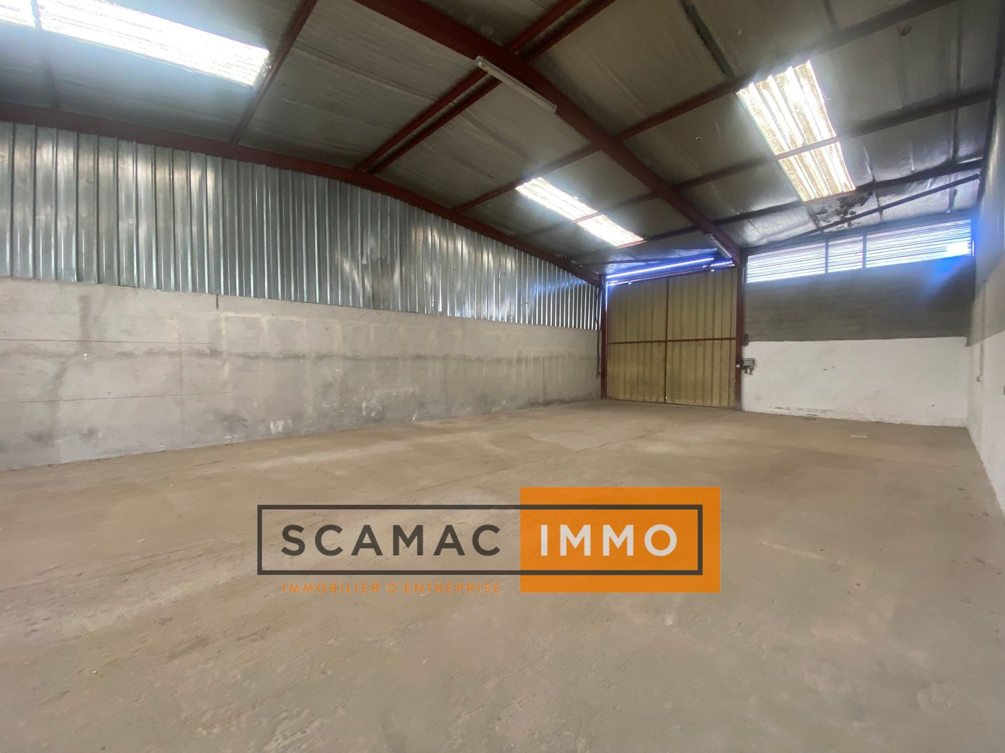 entrepôt de 1&nbsp;150m², Pertuis (Vaucluse)