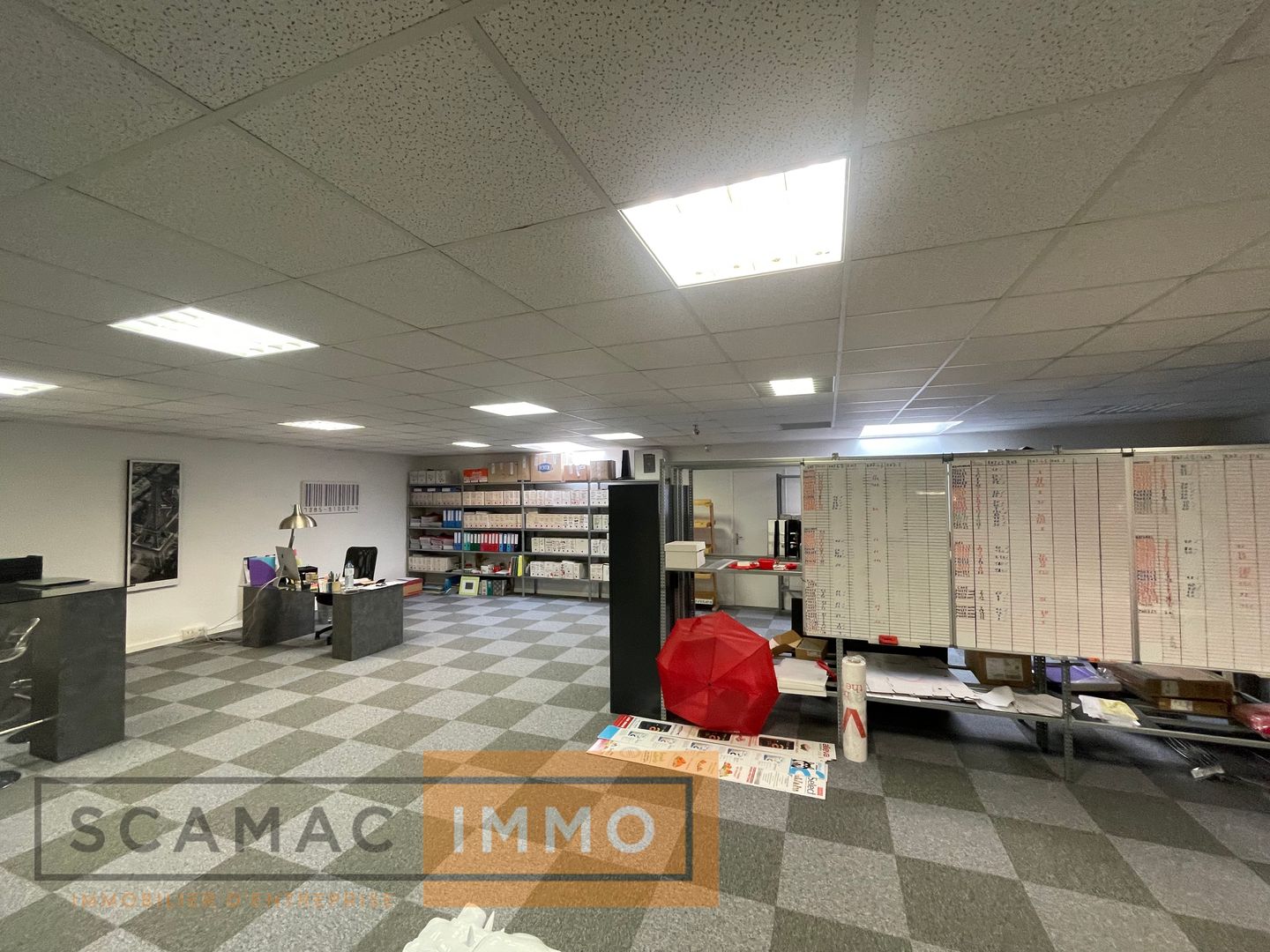 local commercial de 430m², Boissise-le-Roi (Seine-et-Marne)