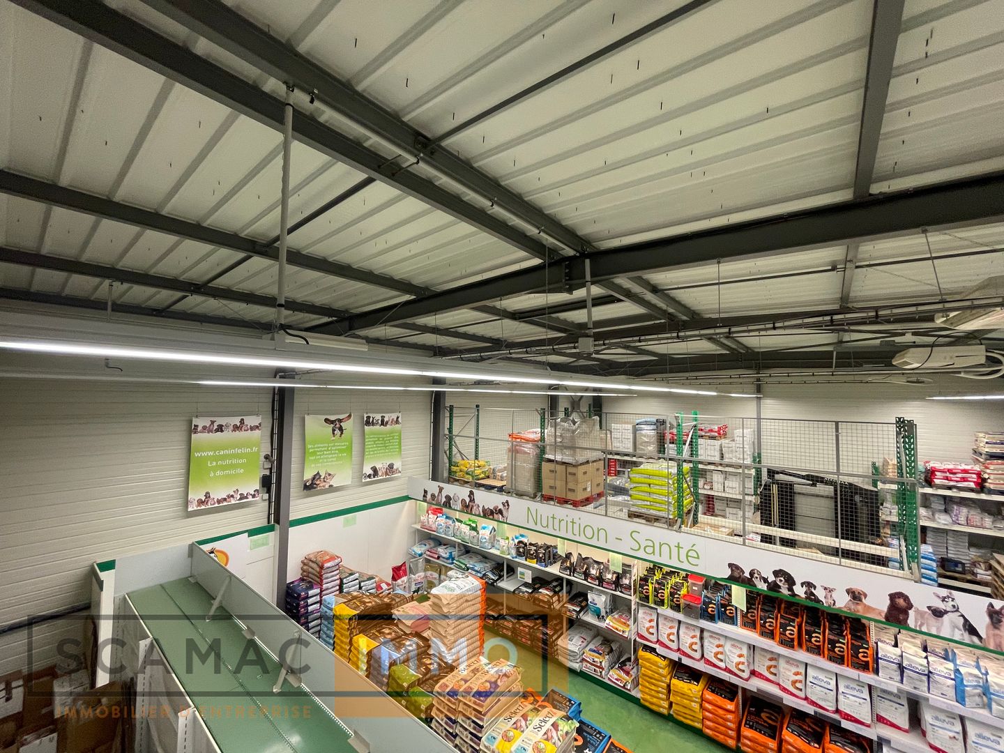 local commercial de 430m², Boissise-le-Roi (Seine-et-Marne)