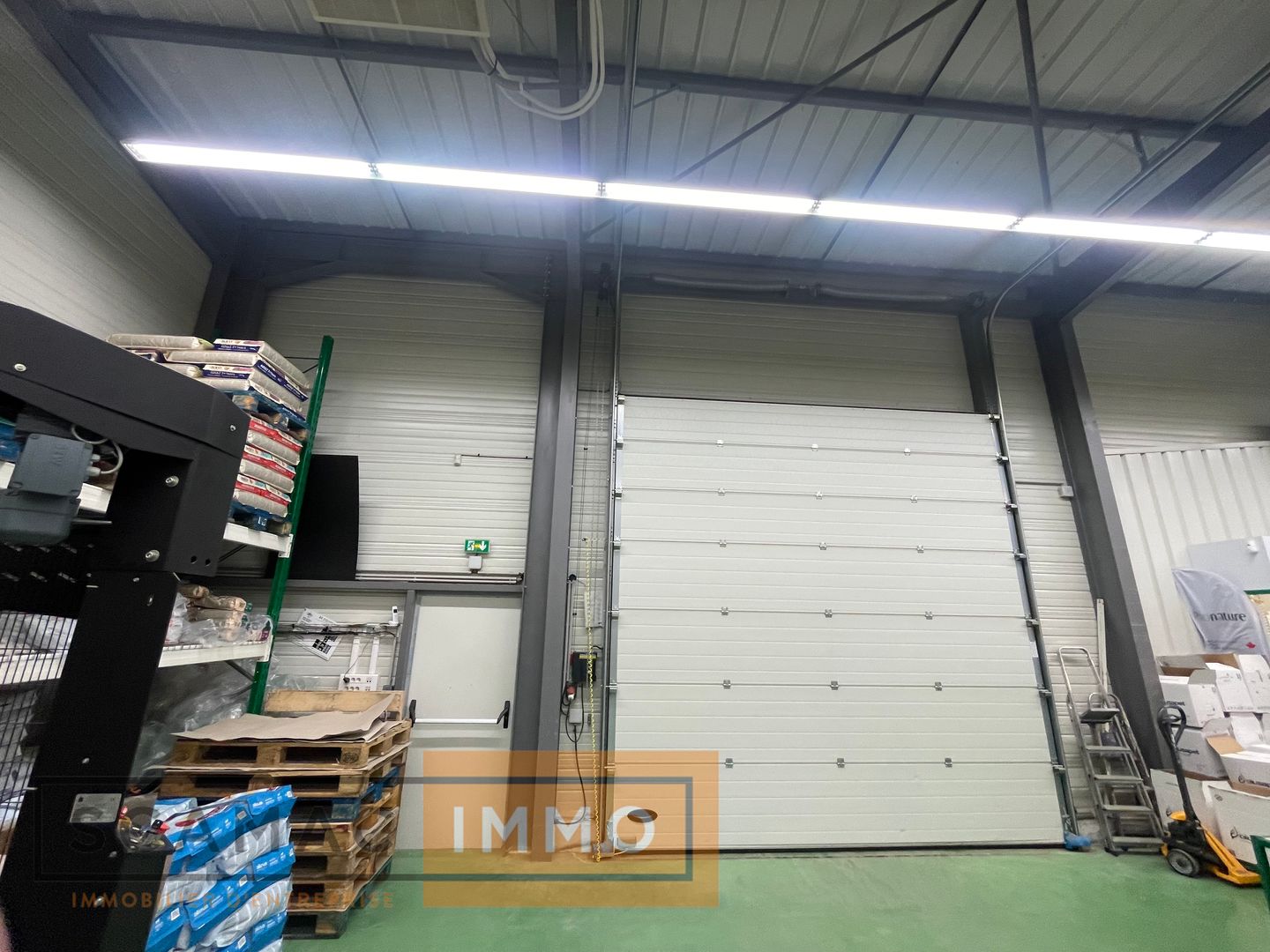 local commercial de 430m², Boissise-le-Roi (Seine-et-Marne)
