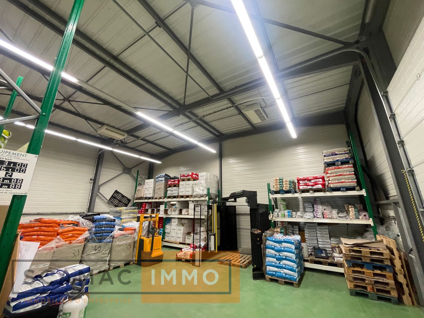 local commercial de 430m², Boissise-le-Roi (Seine-et-Marne)