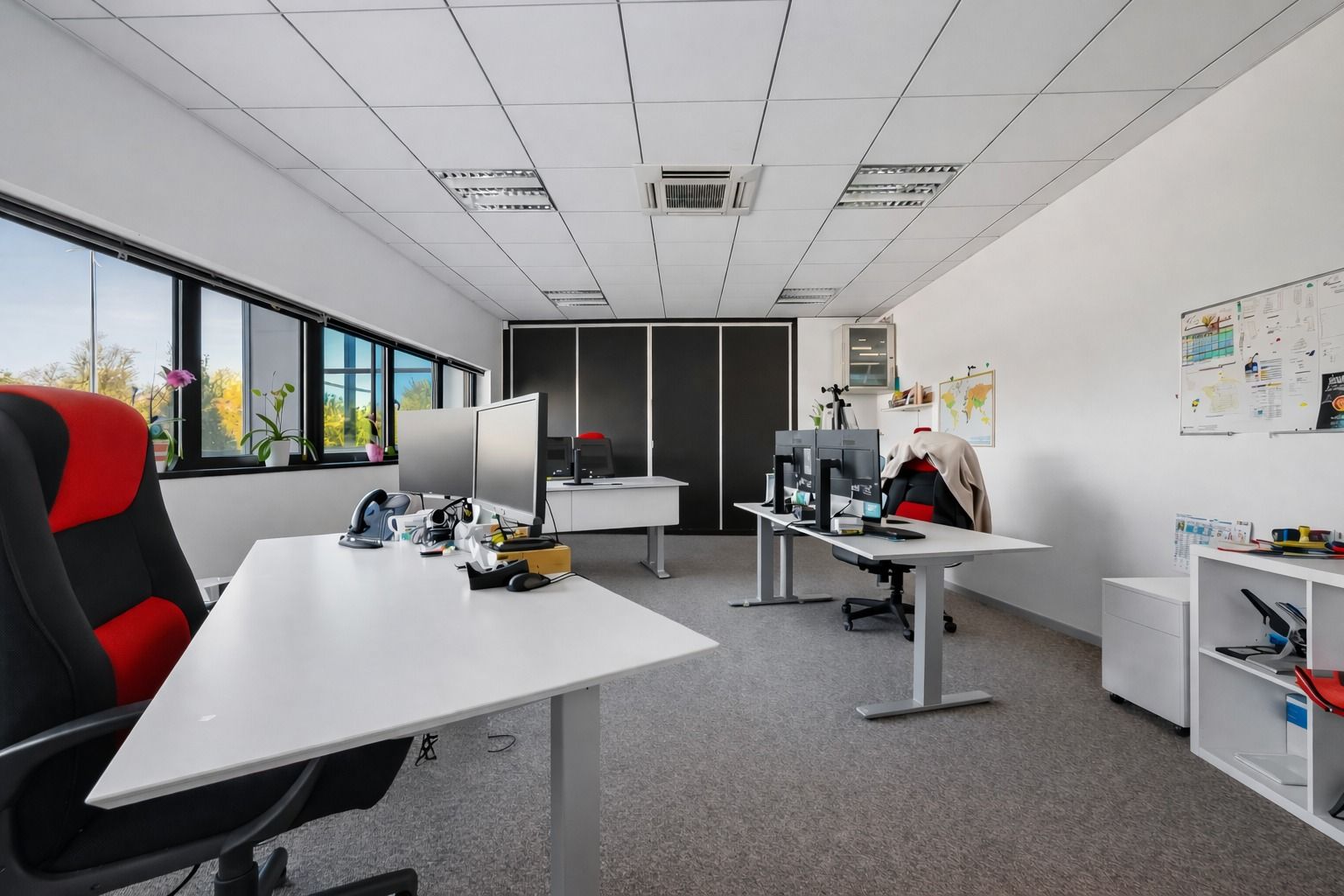 bureau de 196m², Bussy-Saint-Martin (Seine-et-Marne)