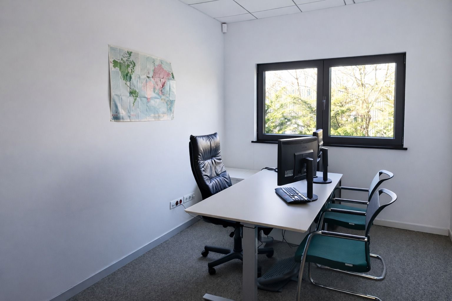 bureau de 196m², Bussy-Saint-Martin (Seine-et-Marne)