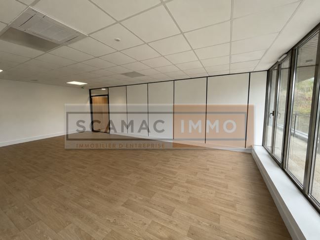 local d'activités de 1&nbsp;500m², Chalifert (Seine-et-Marne)