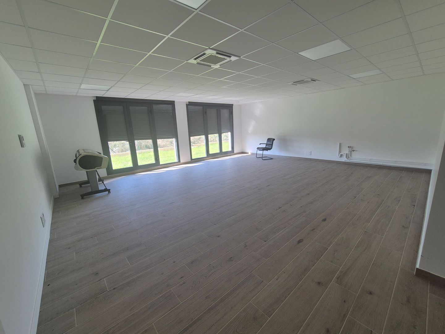 locaux mixtes de 150m², Saint-Pathus (Seine-et-Marne)