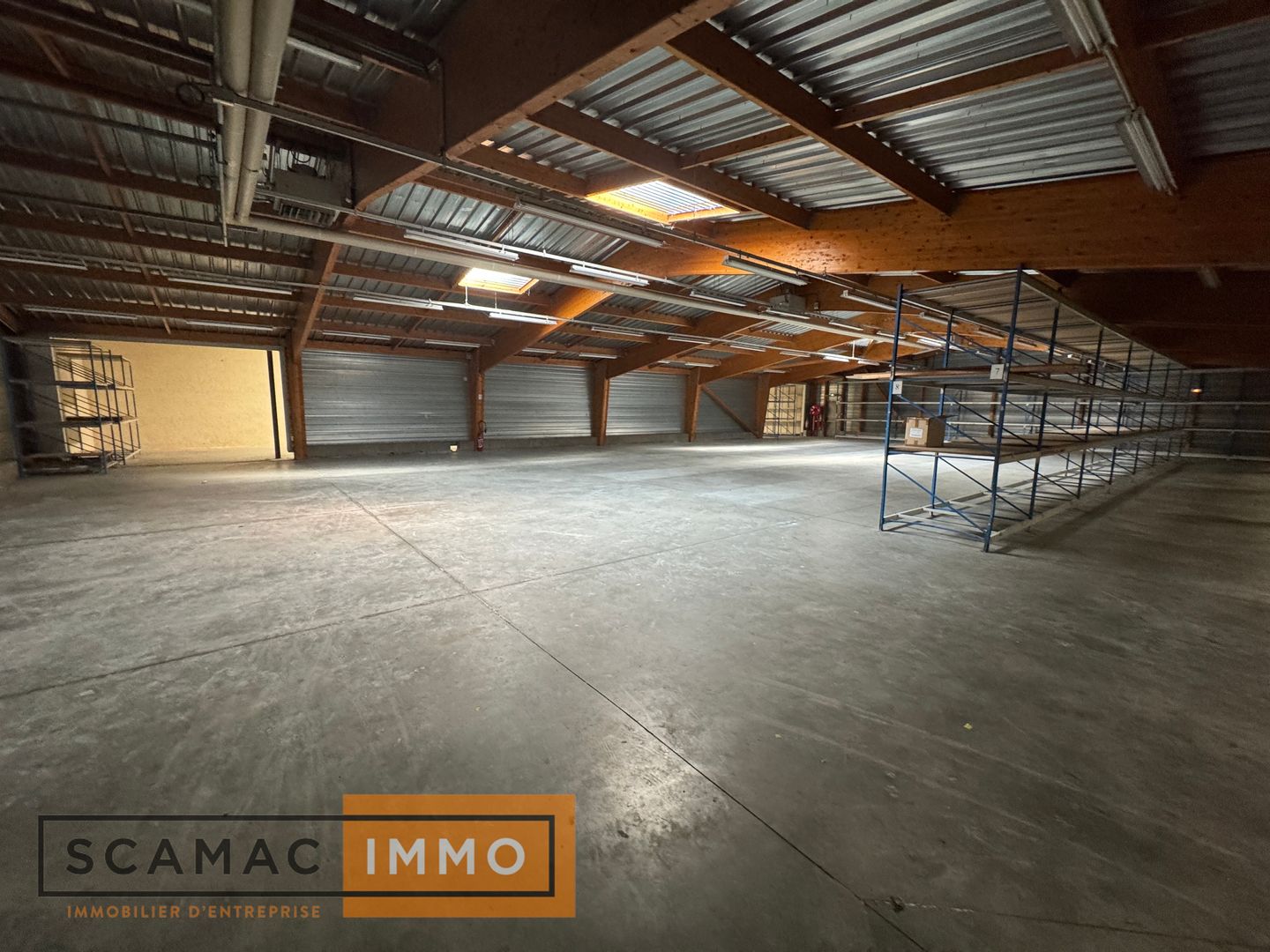 entrepôt de 1&nbsp;621m², Montlhéry (Essonne)