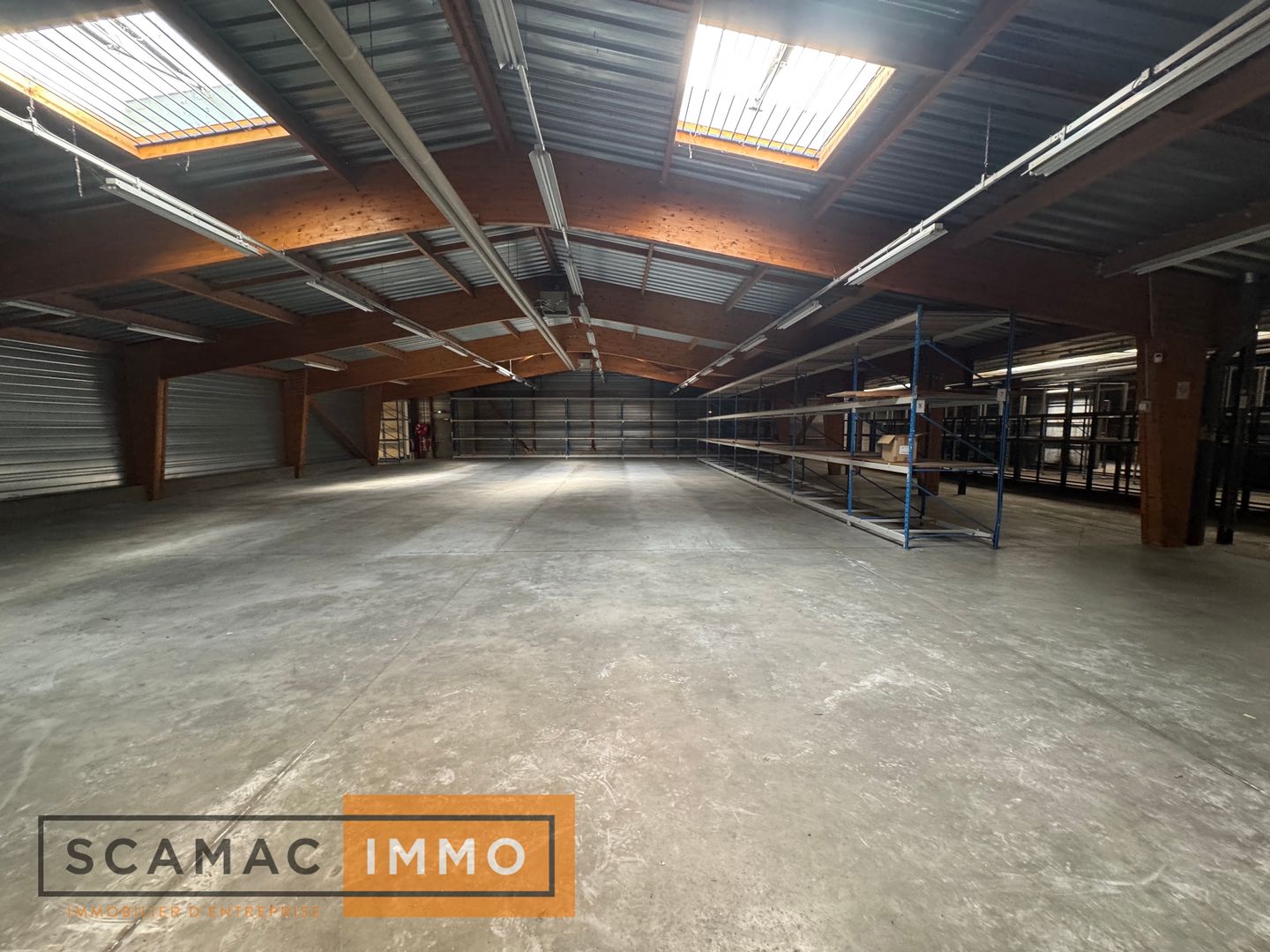 entrepôt de 1&nbsp;621m², Montlhéry (Essonne)