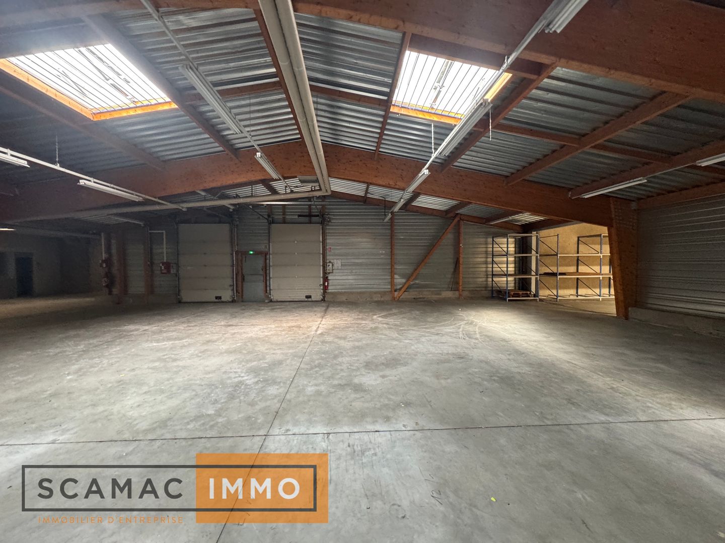 entrepôt de 1&nbsp;621m², Montlhéry (Essonne)