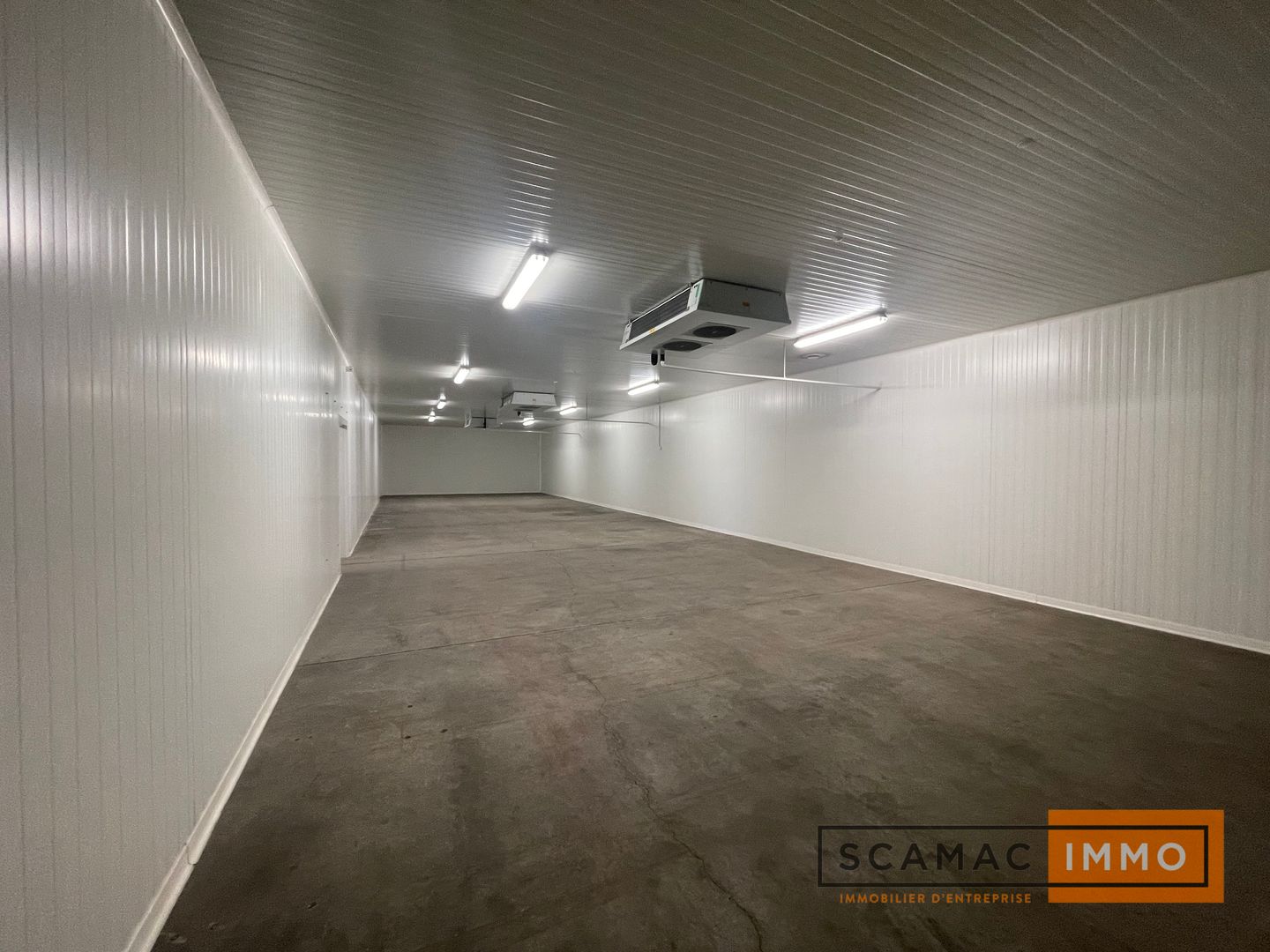 local d'activités de 2 233m², Morangis (Essonne)