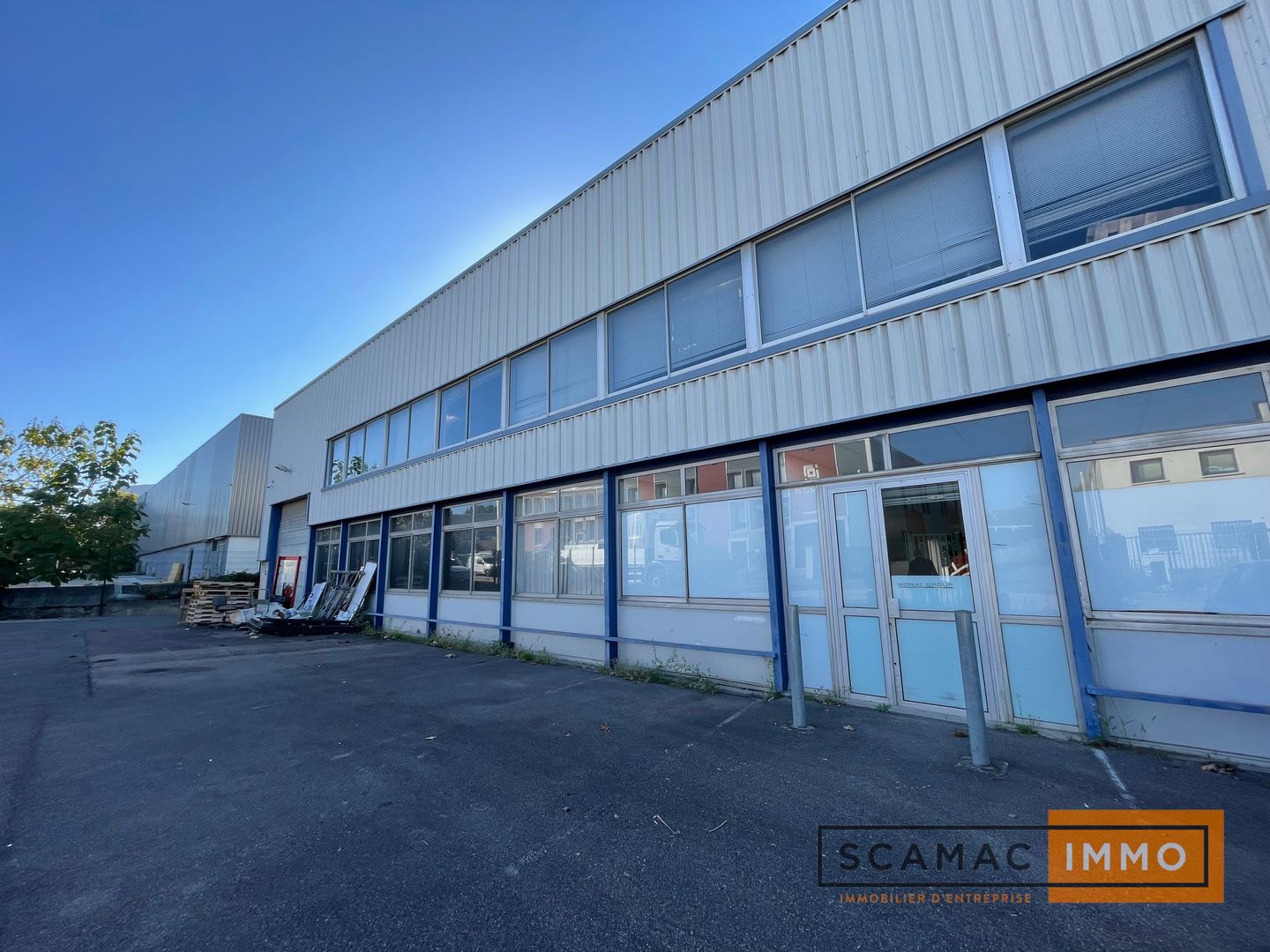 local d'activités de 2 233m², Morangis (Essonne)