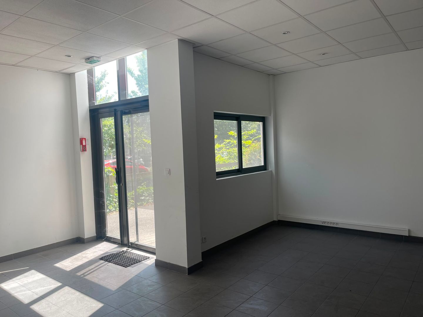 local d'activités de 476m², Stains (Seine-Saint-Denis)