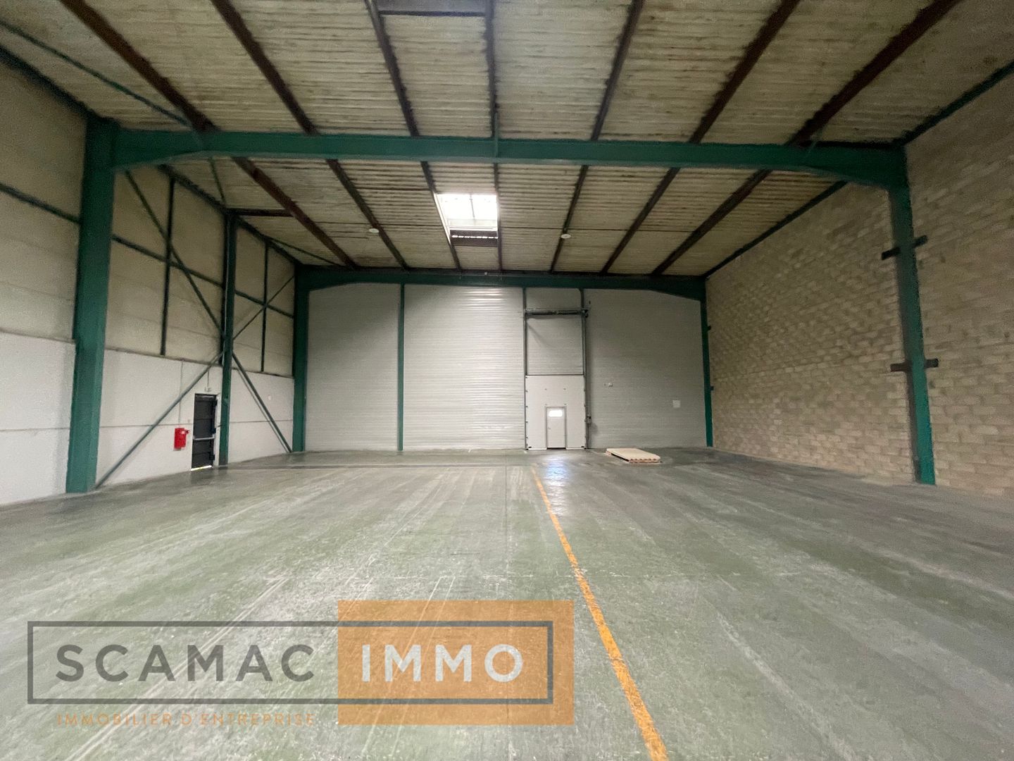 entrepôt de 824m², Lieusaint (Seine-et-Marne)