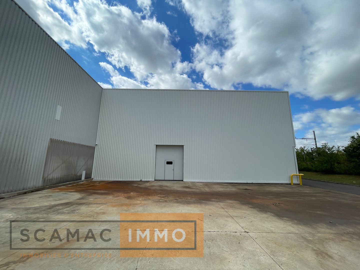 entrepôt de 824m², Lieusaint (Seine-et-Marne)