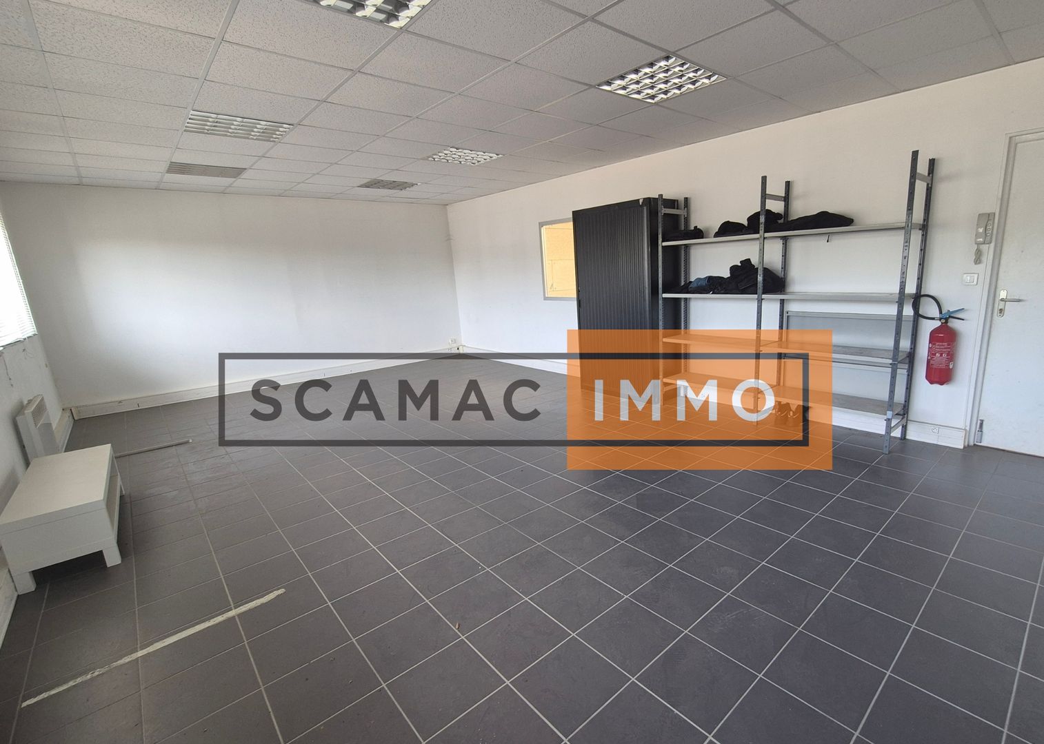 locaux mixtes de 155m², Moussy-le-Neuf (Seine-et-Marne)