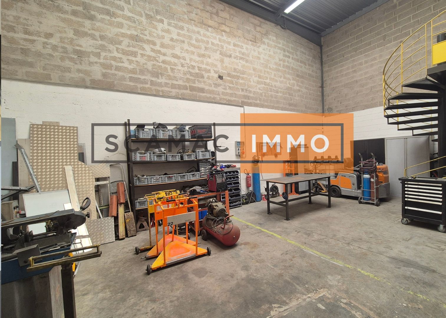 Locaux mixtes de 164 m², Moussy-le-Neuf