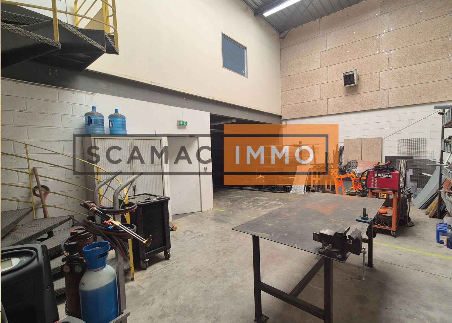 locaux mixtes de 155m², Moussy-le-Neuf (Seine-et-Marne)