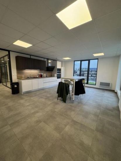 local d'activités de 2&nbsp;508m², Villenoy (Seine-et-Marne)