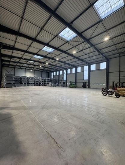 local d'activités de 2&nbsp;508m², Villenoy (Seine-et-Marne)