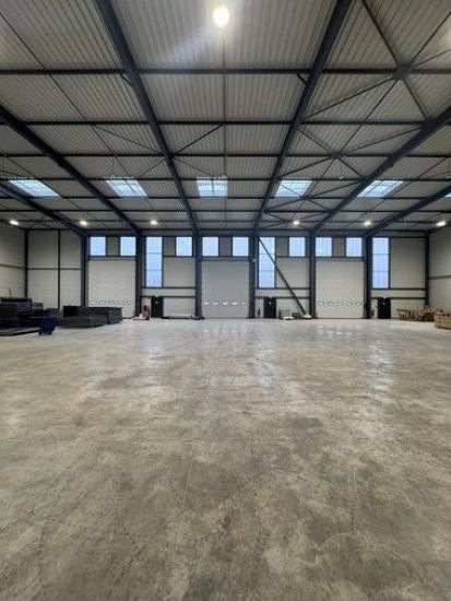 local d'activités de 2&nbsp;508m², Villenoy (Seine-et-Marne)