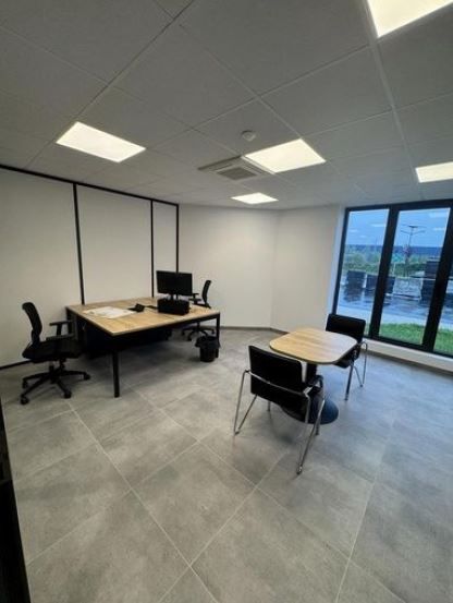 local d'activités de 2&nbsp;508m², Villenoy (Seine-et-Marne)