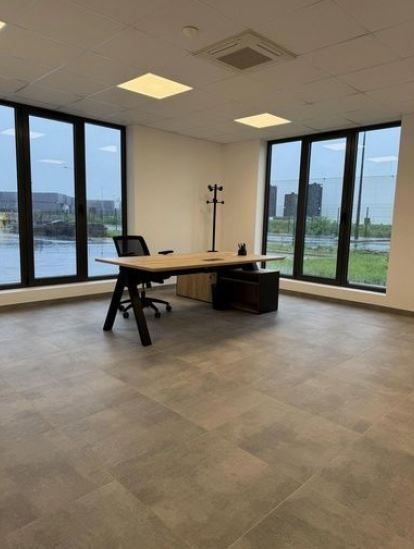 local d'activités de 2&nbsp;508m², Villenoy (Seine-et-Marne)
