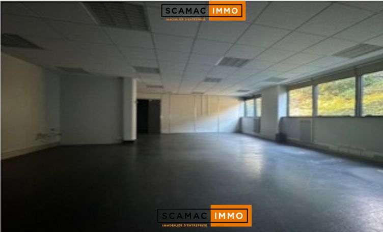 locaux mixtes de 206m², Les Ulis (Essonne)