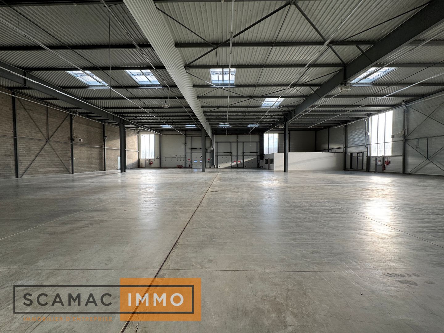 local d'activités de 1&nbsp;978m², Les Ulis (Essonne)