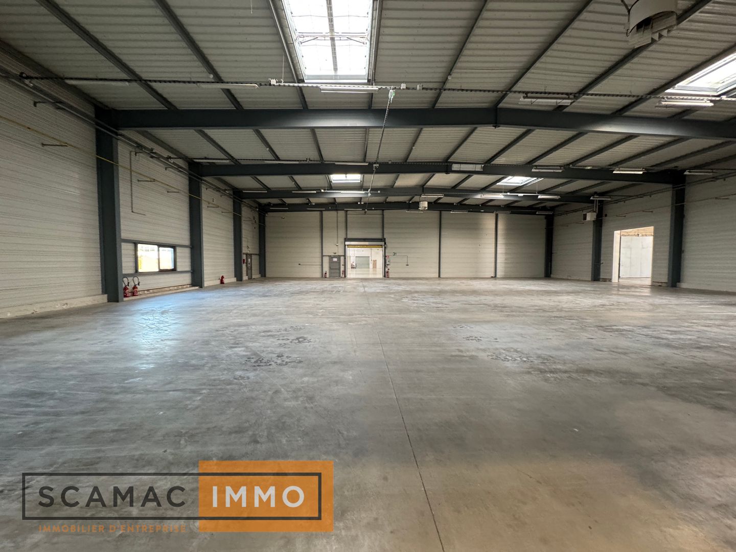 local d'activités de 1&nbsp;978m², Les Ulis (Essonne)