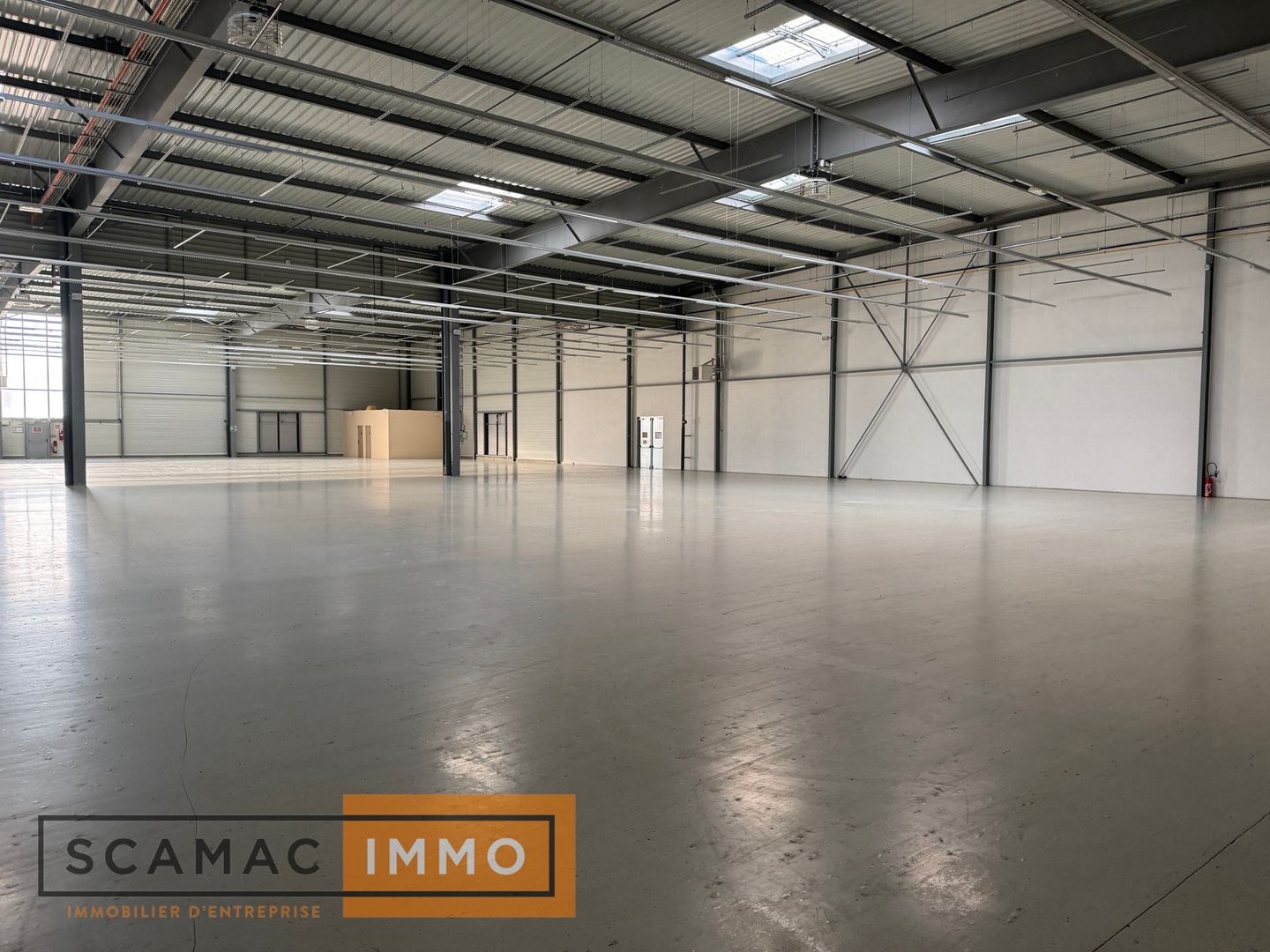 local d'activités de 1&nbsp;978m², Les Ulis (Essonne)