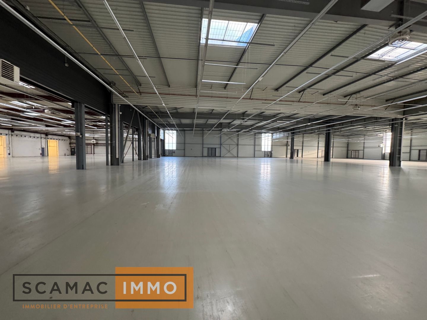 local d'activités de 1&nbsp;978m², Les Ulis (Essonne)