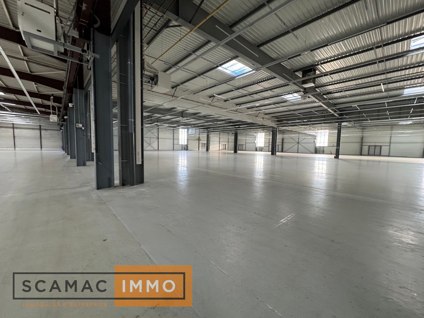 local d'activités de 1&nbsp;978m², Les Ulis (Essonne)