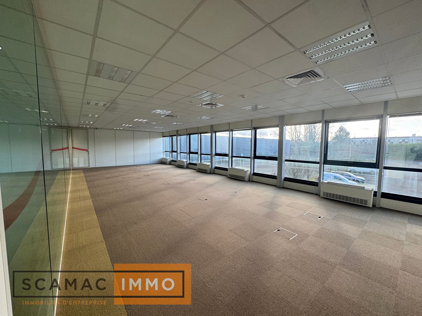 local d'activités de 1&nbsp;978m², Les Ulis (Essonne)