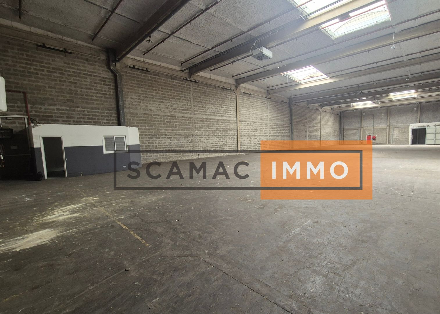 Local d'activités de 1 352 m², Marly-la-Ville