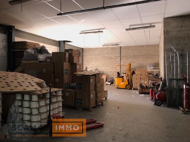 local d'activités de 238m², Vaux-le-Pénil (Seine-et-Marne)