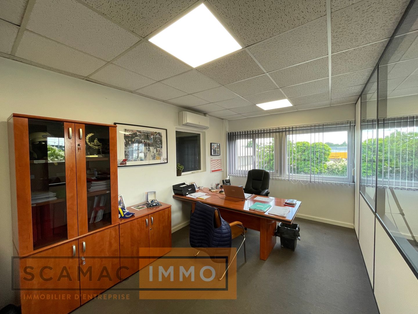 local d'activités de 238m², Vaux-le-Pénil (Seine-et-Marne)