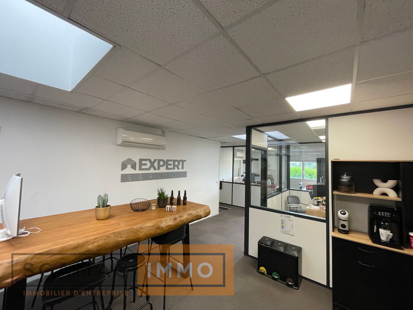 local d'activités de 238m², Vaux-le-Pénil (Seine-et-Marne)