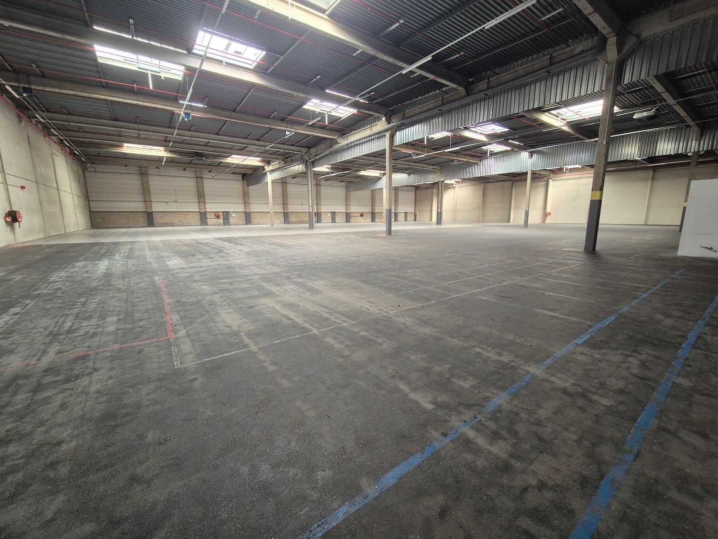 locaux mixtes de 2 639m², Saint-Witz (Val-d'Oise)