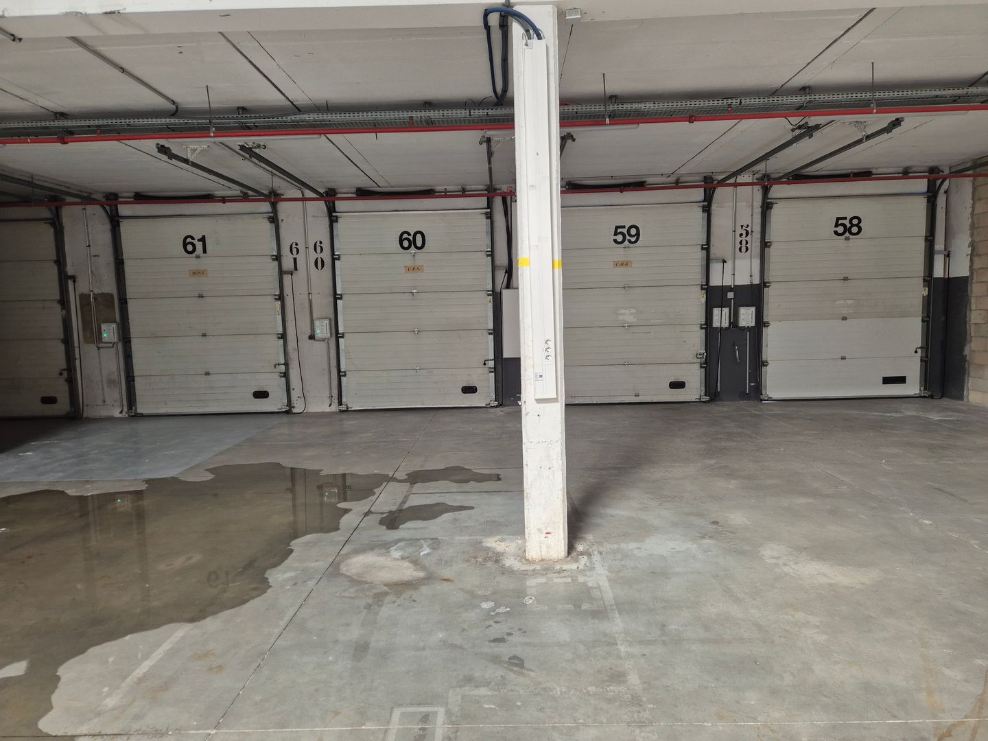 locaux mixtes de 1 322m², Saint-Witz (Val-d'Oise)