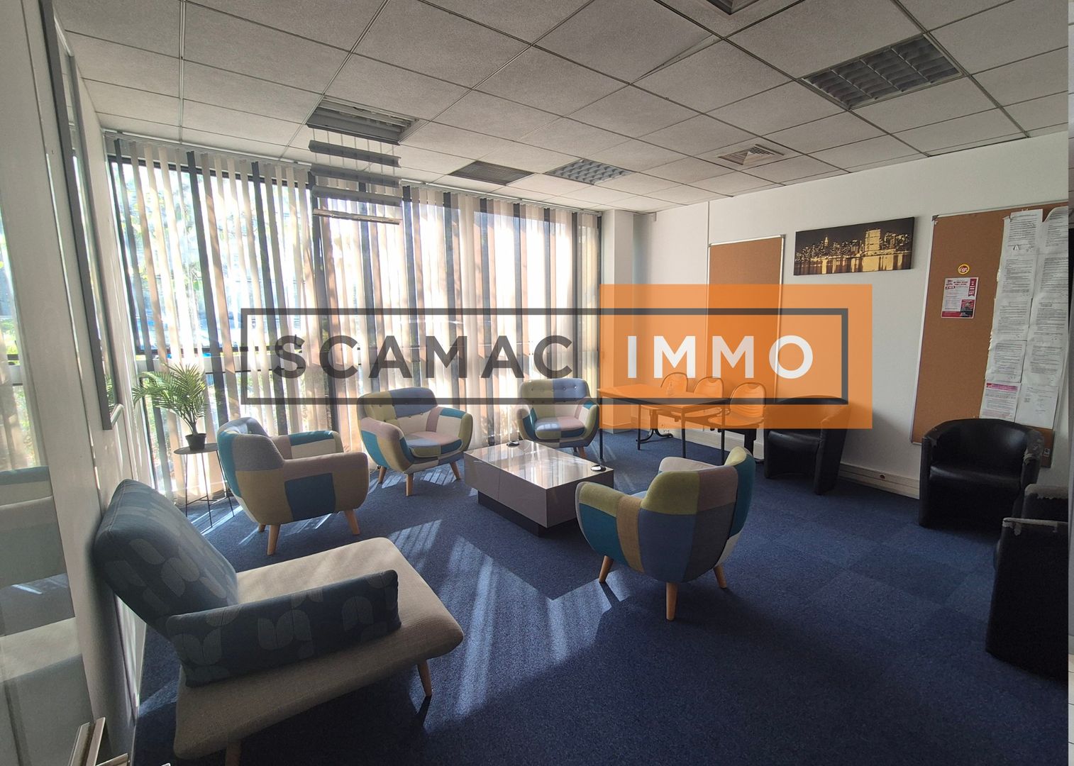 bureau de 1 384m², Roissy-en-France (Val-d'Oise)