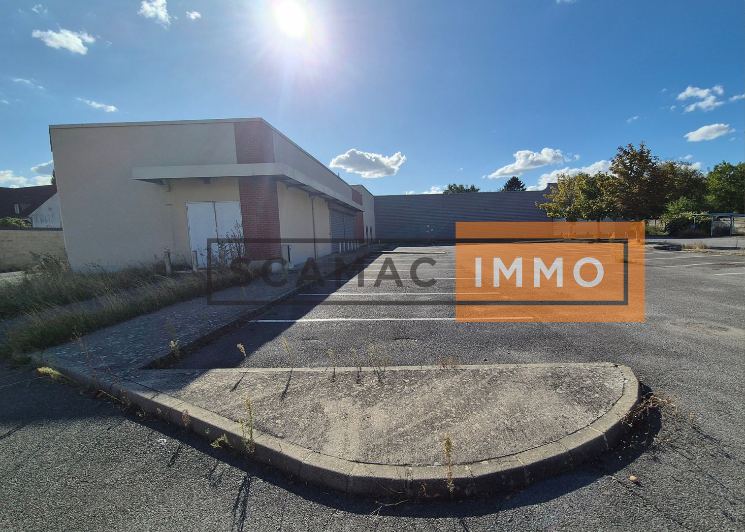 local commercial de 1 346m², Saint-Mard (Seine-et-Marne)