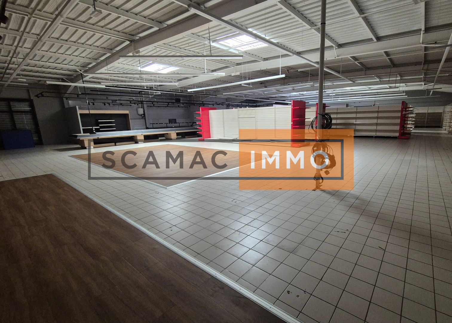 local commercial de 1 400m², Saint-Mard (Seine-et-Marne)