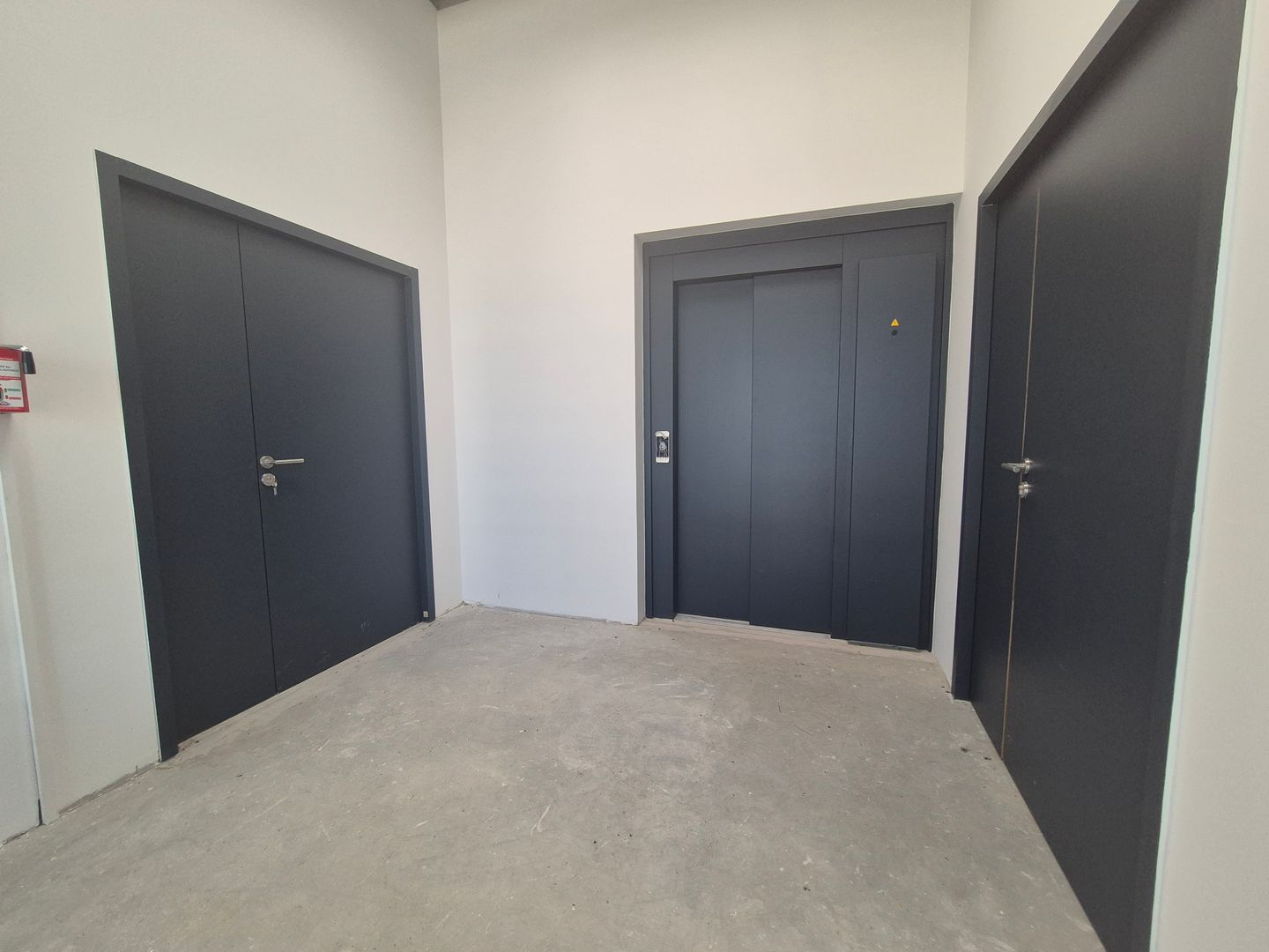 bureau de 260m², Le Mesnil-Amelot (Seine-et-Marne)