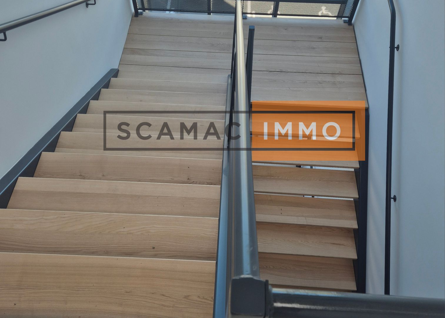 bureau de 180m², Le Mesnil-Amelot (Seine-et-Marne)