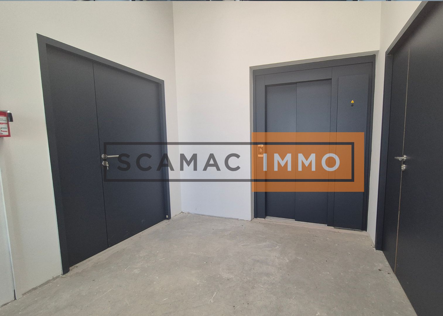 bureau de 180m², Le Mesnil-Amelot (Seine-et-Marne)