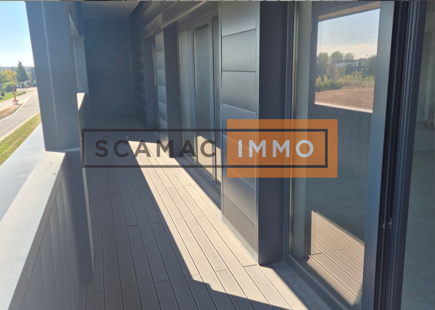 bureau de 180m², Le Mesnil-Amelot (Seine-et-Marne)